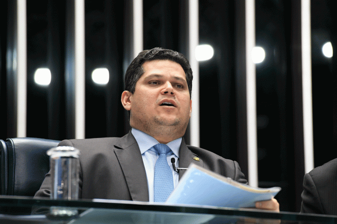 Presidente do Senado, Davi Alcolumbre é diagnosticado com coronavírus