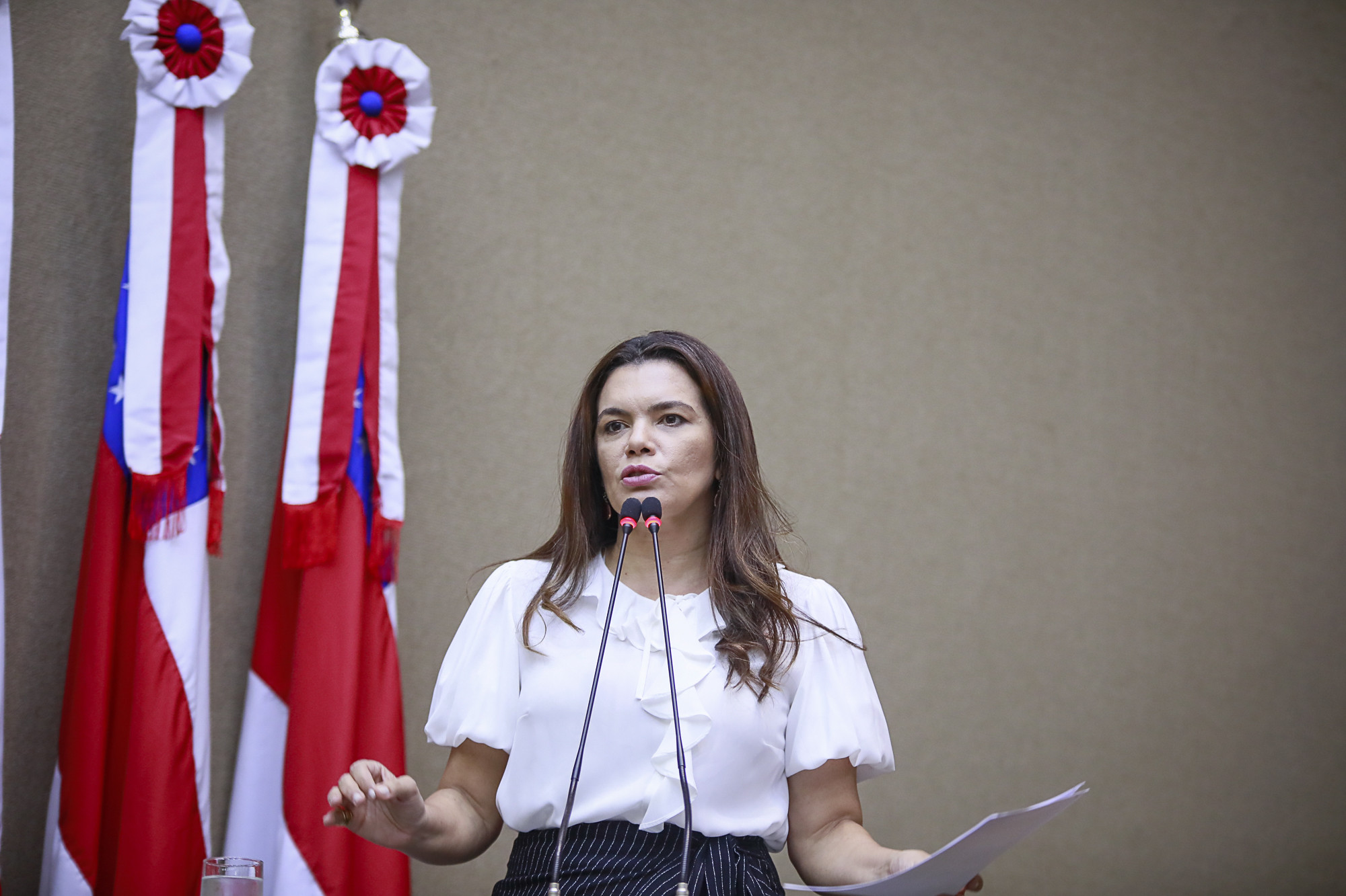 Deputada Alessandra pede união do Governo com CRM e médicos experientes contra Covid-19