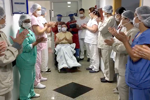 Número de recuperados da Covid-19 no Brasil ultrapassa 25 mil pessoas