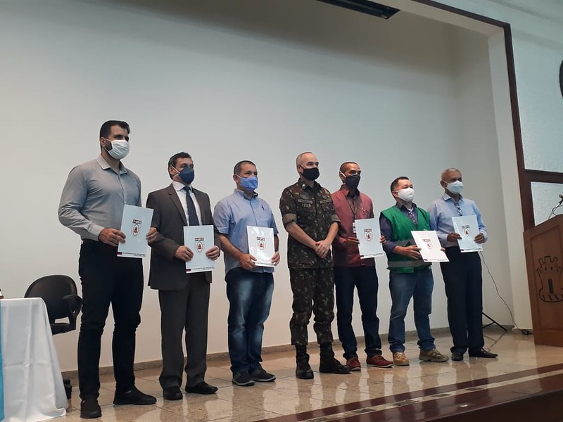 Prefeitura de Manaus apresenta estratégias de combate às queimadas urbanas e pede apoio do Exército