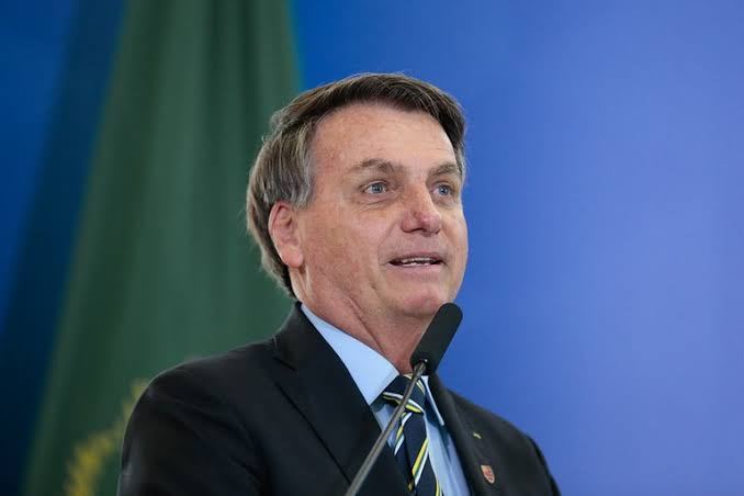 “Minha crescente popularidade importuna adversários e grande parte da imprensa”, diz Bolsonaro