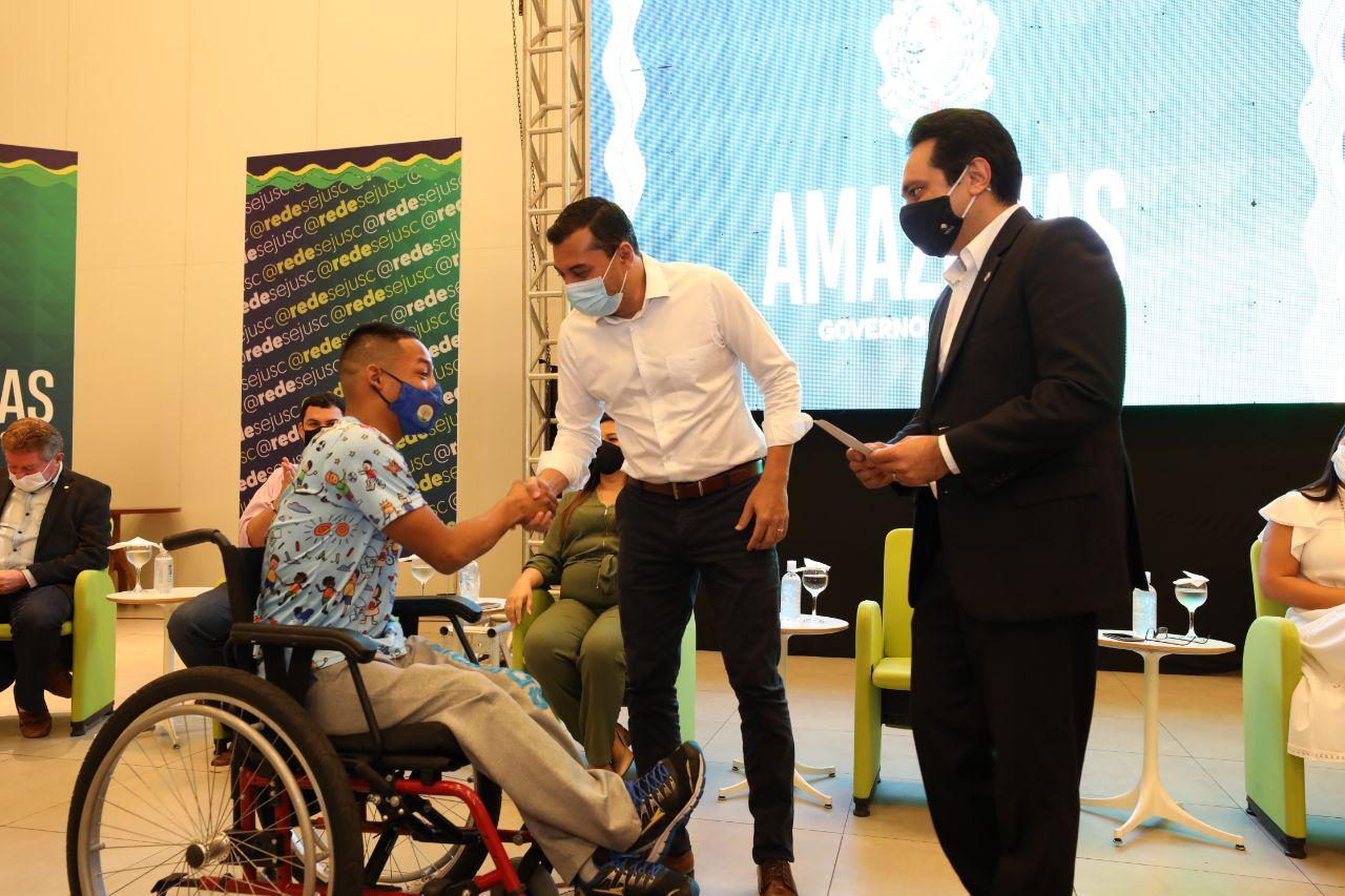 Governador Wilson Lima lança Carteira da PcD e anuncia fomento de R$ 5 milhões a instituições