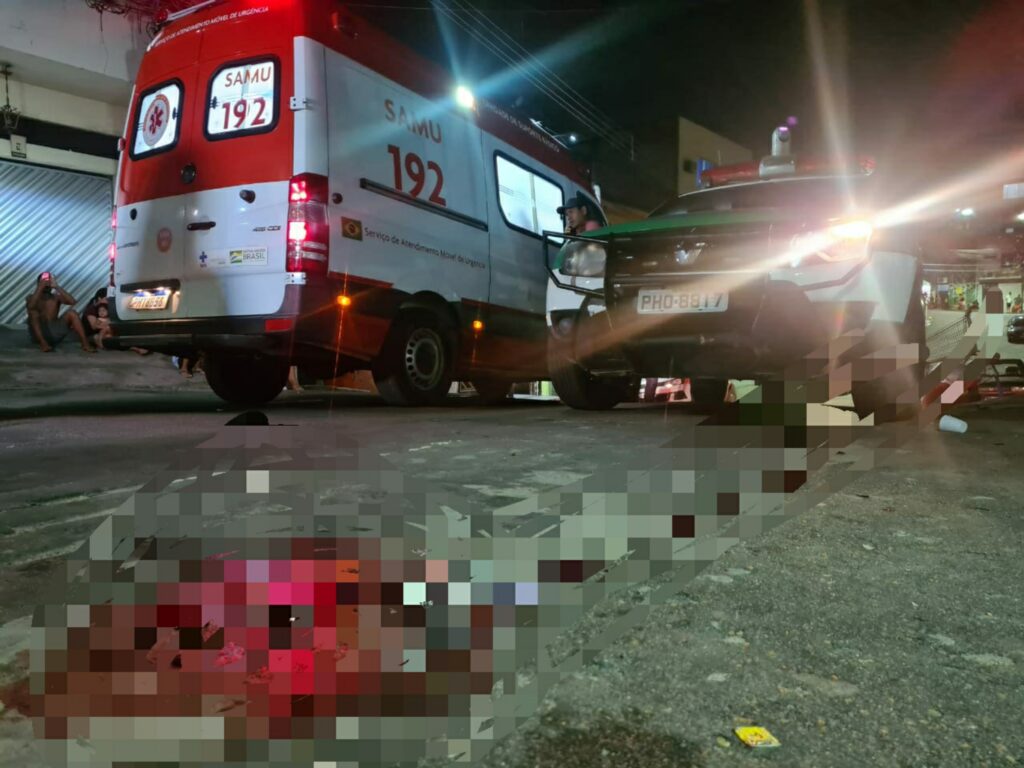 Homem é alvejado com vários tiros no Centro de Manaus