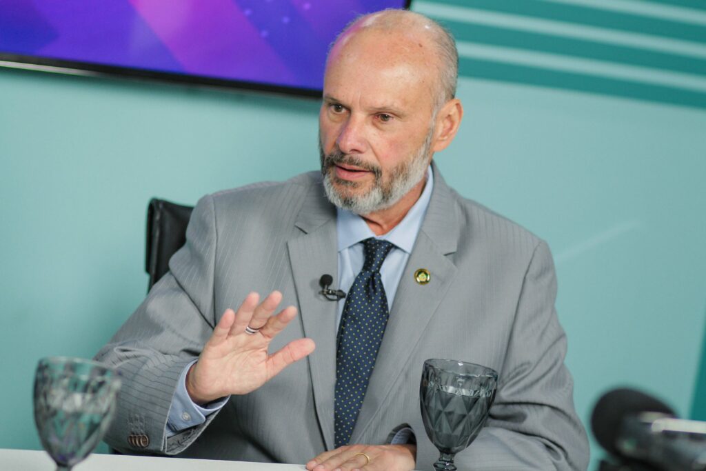 TCE-AM exige lista nominal de vacinação do Governo e Prefeitura de Manaus em 24 horas