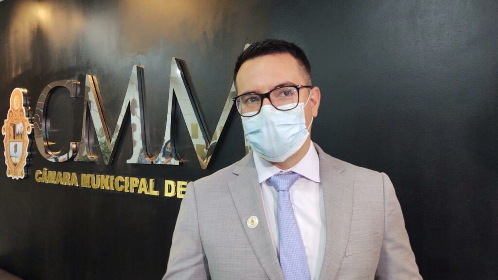 Rodrigo Guedes protocola na CMM projeto de lei que revoga aumento de salário de vereadores
