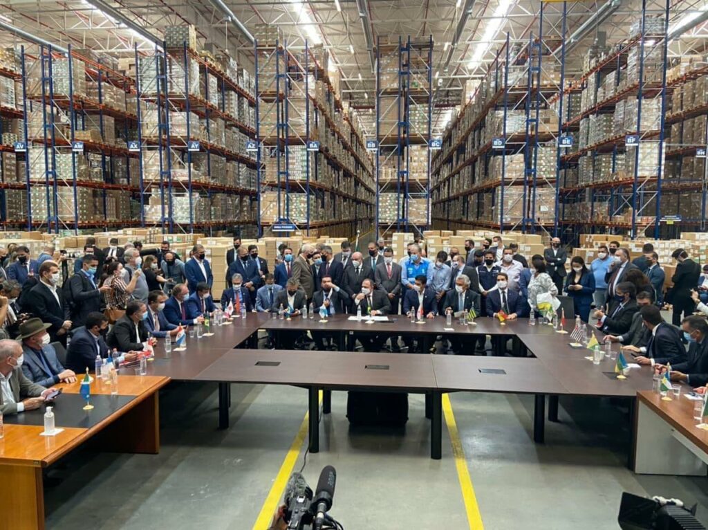 256 mil doses da vacina contra Covid-19 chegam em Manaus, às 17h de hoje
