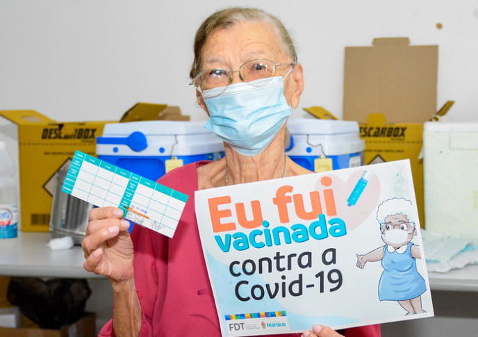 112 idosos da Fundação Doutor Thomas são vacinados contra a Covid