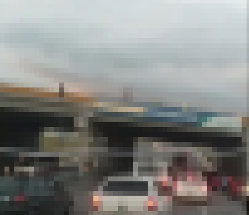 Desesperada pelo fim de relacionamento, jovem tenta pular de viaduto em Manaus; veja vídeo