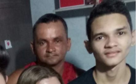 “Espero que ele me perdoe”, diz filho que matou o próprio pai a facadas por causa de corte de cabelo em Manaus