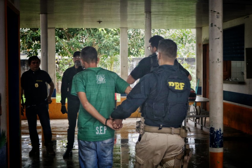 Operação Mão Ferro: 13 membros do CV, que tocaram fogo em bancos e escolas, são presos no Amazonas
