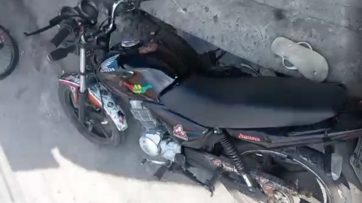 Urgente: assaltante leva ‘carinho’ da população e agoniza entre a vida e a morte, no São José; cenas fortes