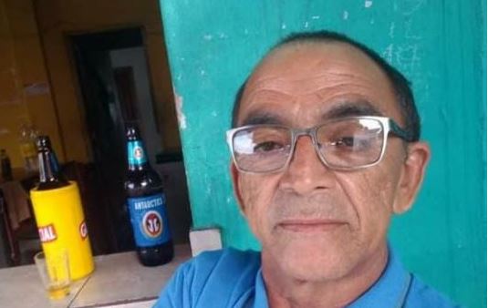 Cachorro late sem parar e vizinhos curiosos encontram homem morto dentro da própria casa, em Manaus