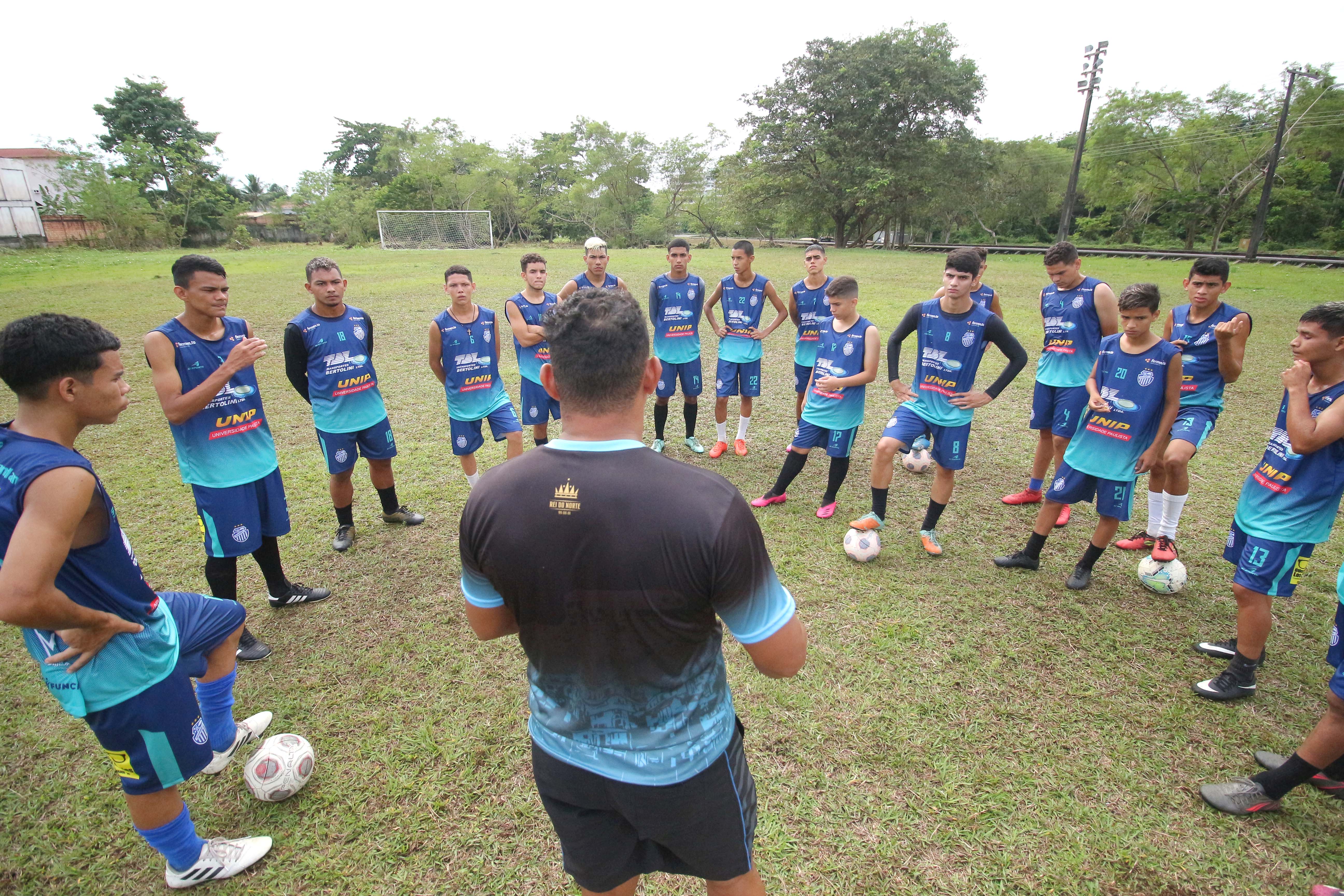 Time do São Raimundo realiza último treino antes da viagem para enfrentar o Cruzeiro pela Copa do Brasil Sub-17