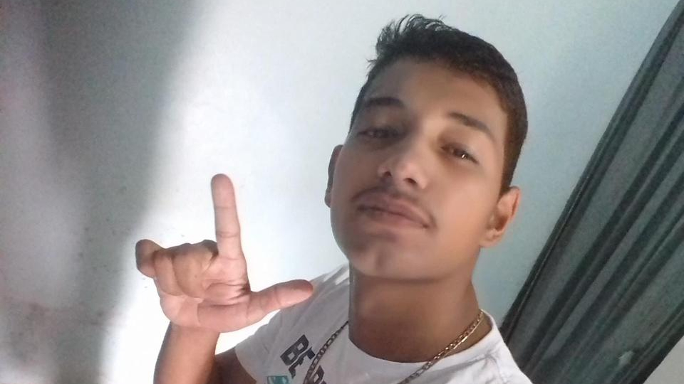 Jovem é executado com mais de 20 tiros, no bairro Tancredo Neves