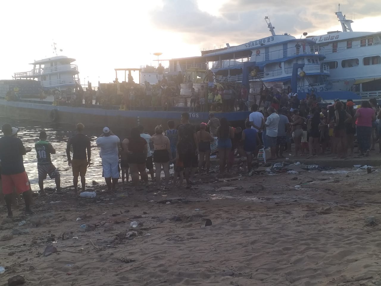 Homem pula da balsa do São Raimundo e acaba morrendo afogado no rio