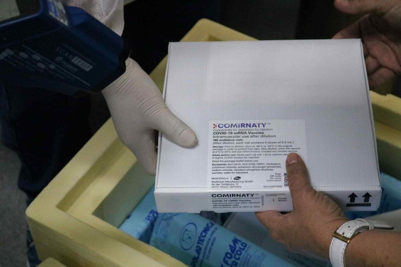 Governo do Amazonas recebe remessa com  mais 93 mil  doses de vacinas da Pfizer