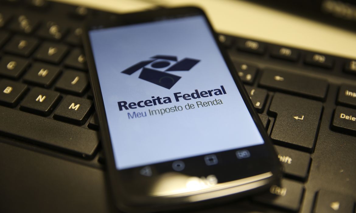 Receita paga nesta quinta-feira (30) a restituições do último lote do IR 2021
