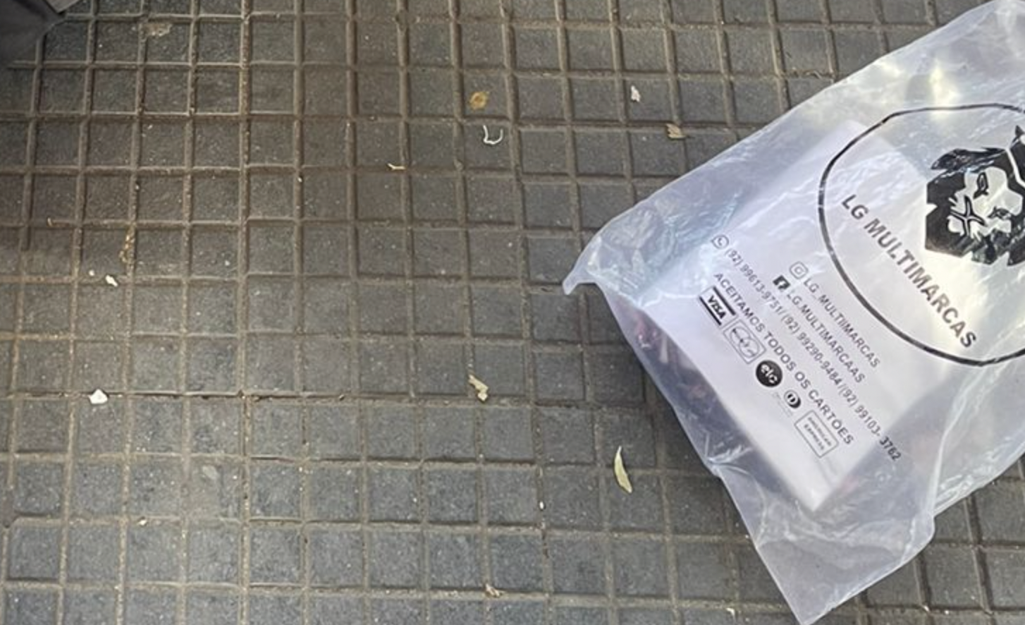 Urgente: homem acaba de ser assassinado com tiros na cabeça, em Manaus