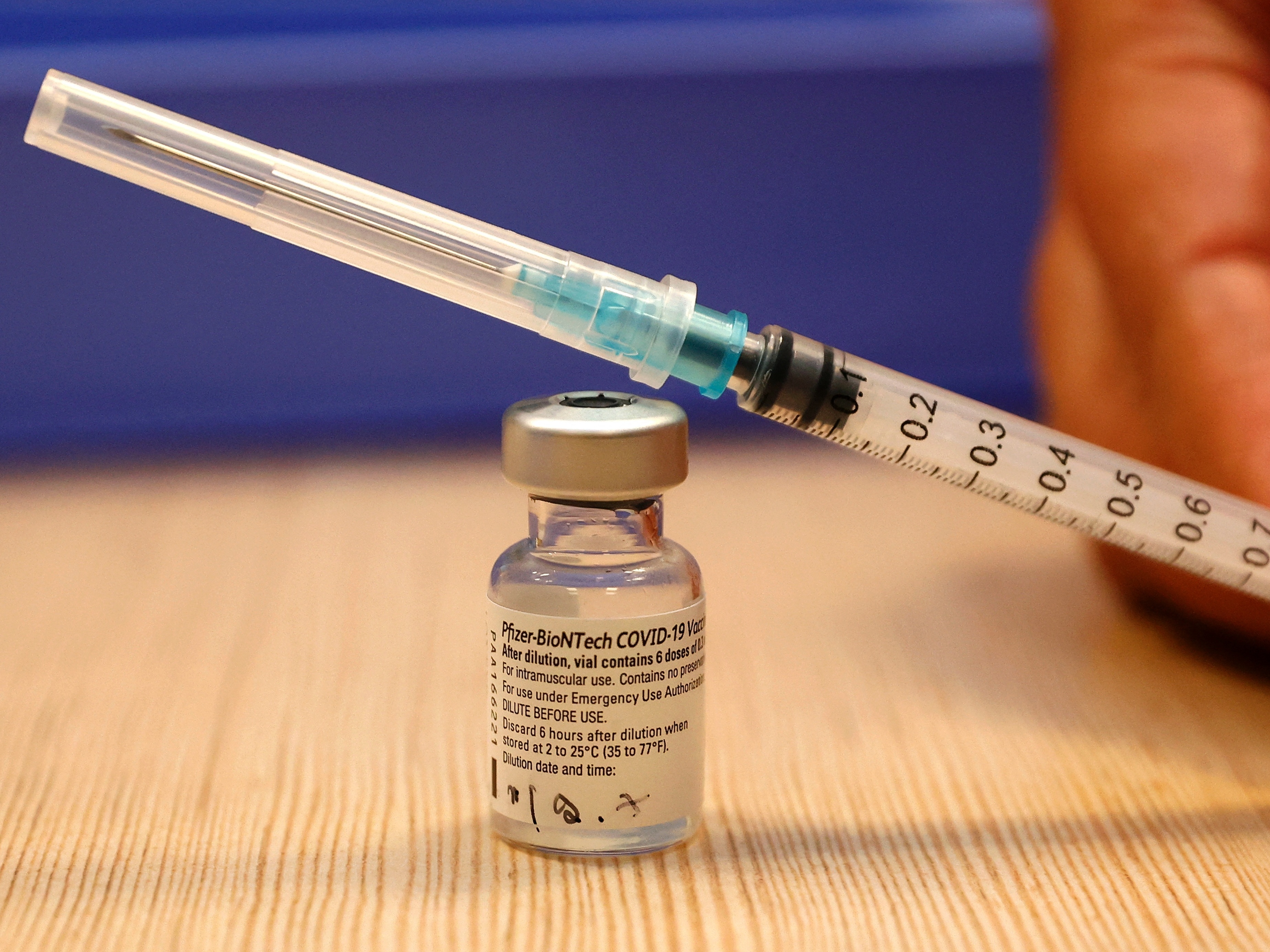 Israel anuncia quarta dose da vacina para profissionais da saúde