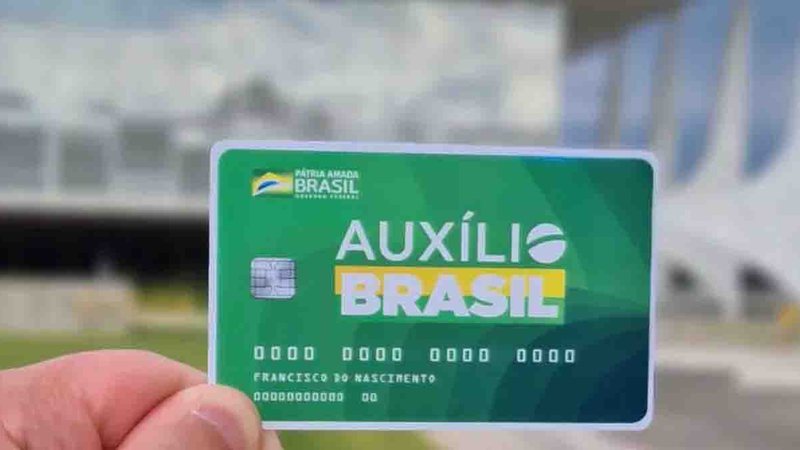 PEC dos Precatórios é aprovada e abre caminho para Auxílio Brasil permanente
