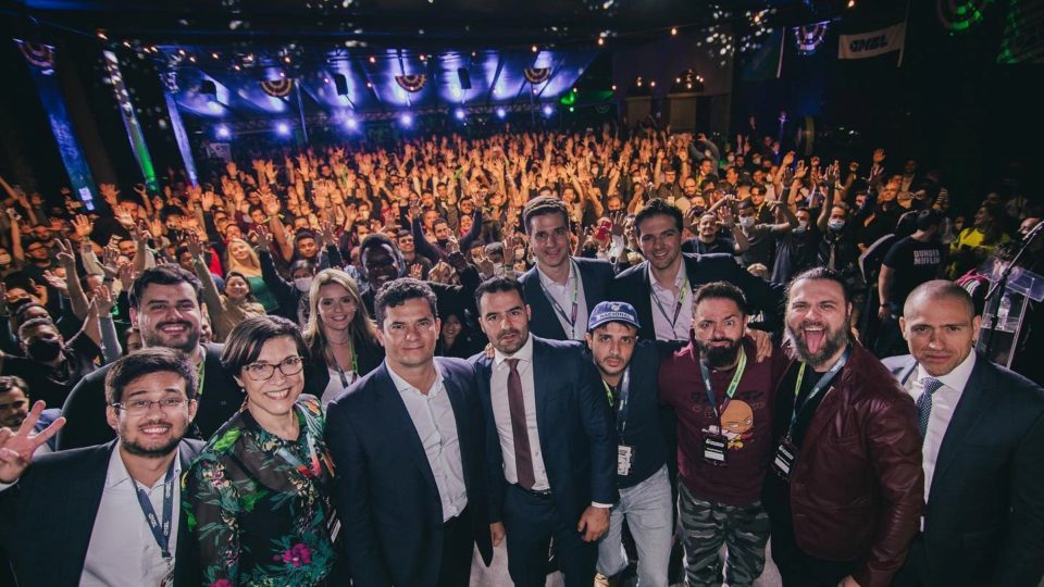 "Falsa via": amigos da esquerda, MBL se esforça para ser braço político de Sérgio Moro