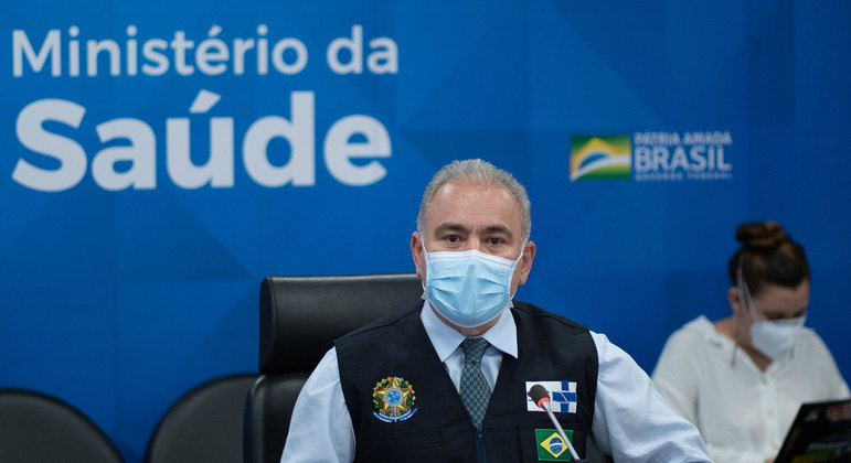 Autoteste diminuirá pressão nas unidades de Saúde, diz ministro Queiroga
