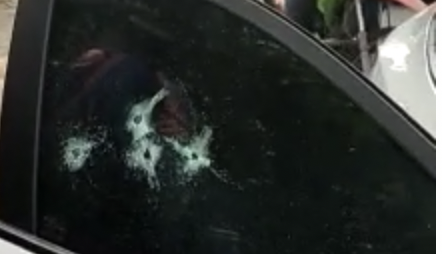 Urgente: homem é perseguido e crivado de bala dentro do próprio carro, em Manaus