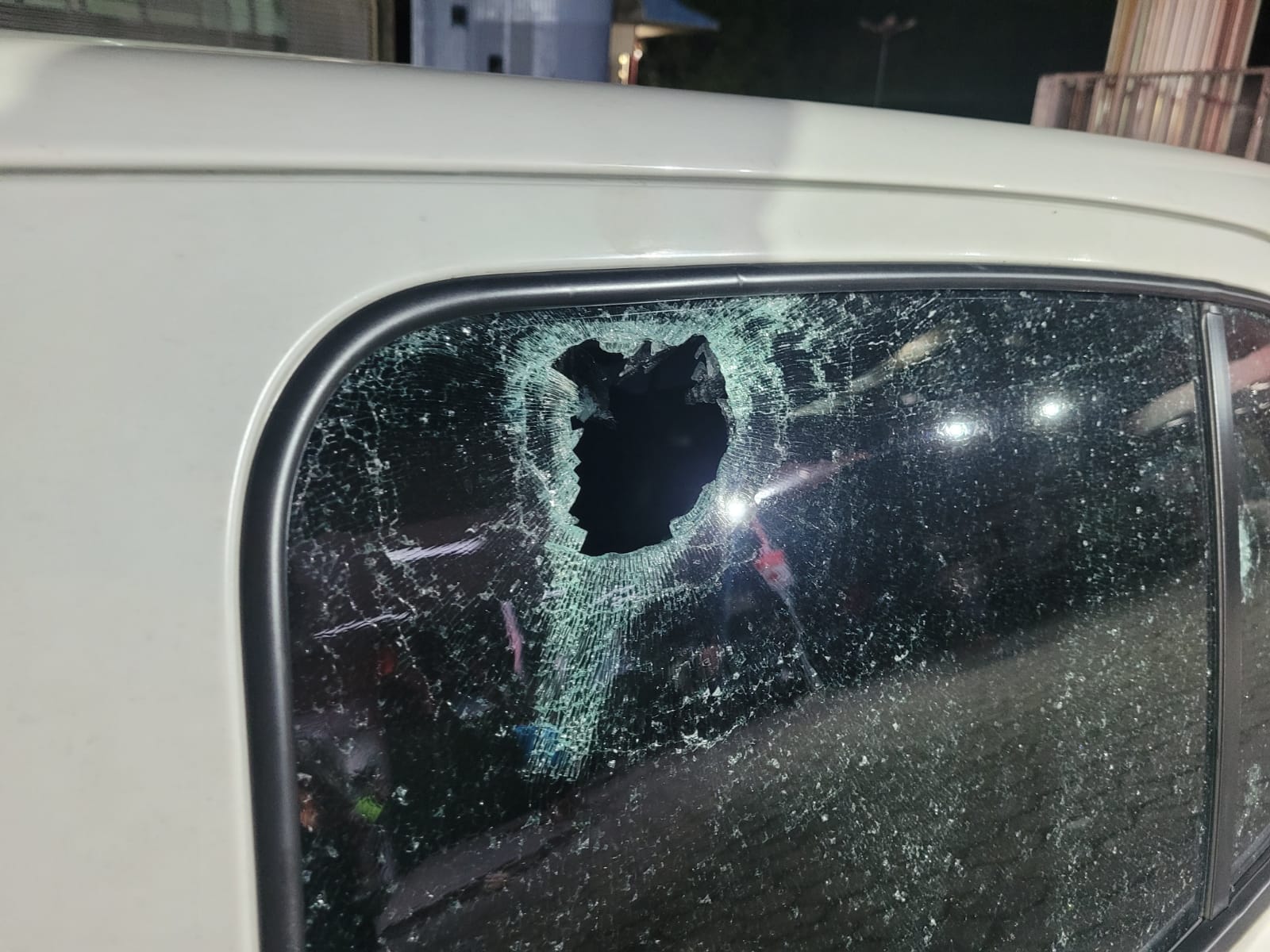 Urgente: mulher é assassinada a tiros dentro de carro de aplicativo, no Jorge Teixeira
