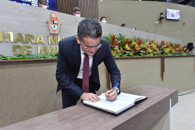 Prefeito David Almeida promove três novos nomes nas áreas da administração municipal