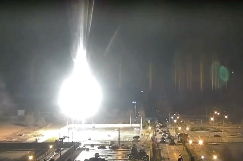 Maior usina nuclear na Europa é bombardeada pela Rússia; veja vídeos