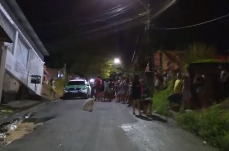 Bandidos perseguem homem e o executam dentro de casa, no bairro Gilberto Mestrino