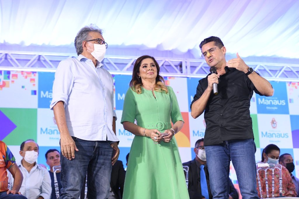 Ao assumir Secretaria de Educação, Dulce Almeida promete gestão participativa