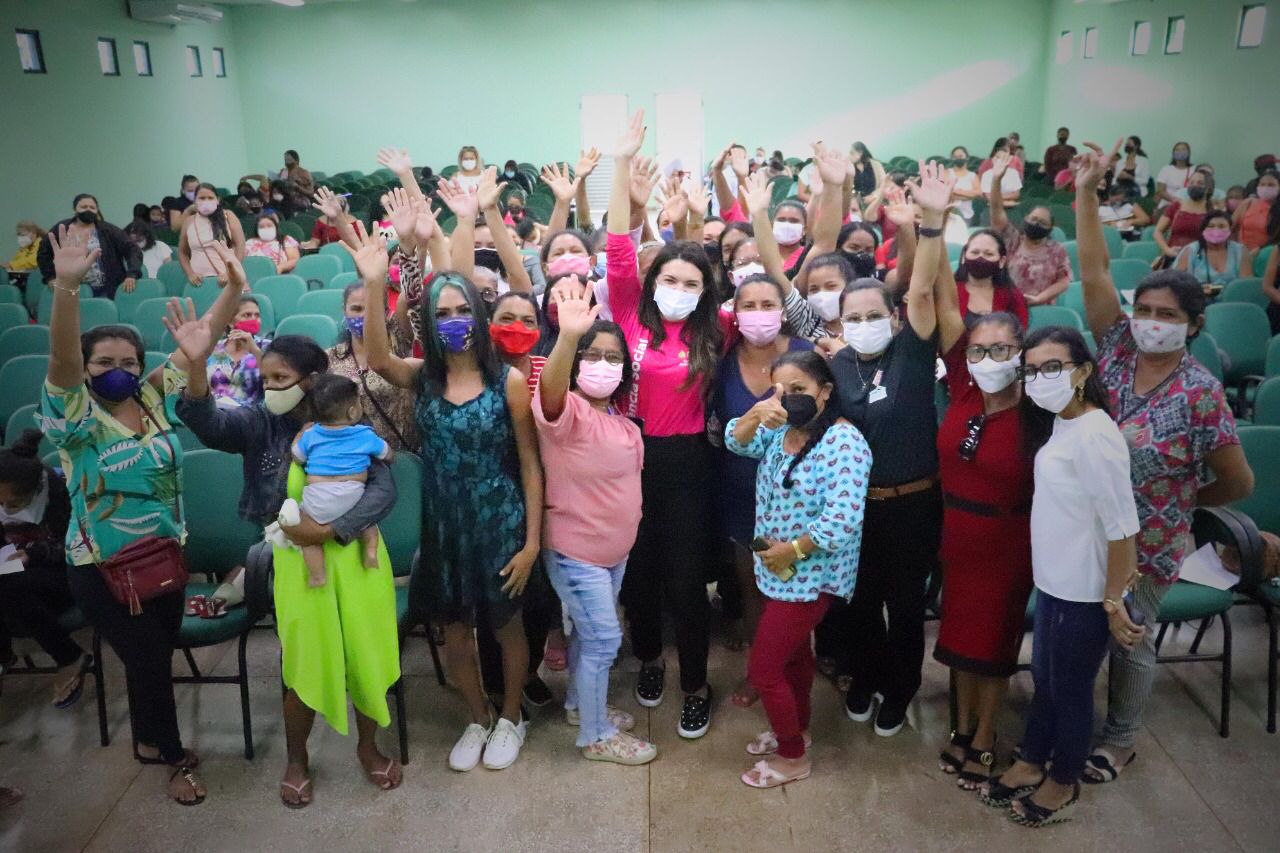 Governo do Estado fortalece empreendedorismo feminino em Parintins com parcerias institucionais