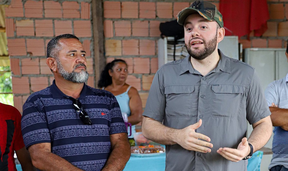 Deputado Fausto Jr. defende obras de infraestrutura para comunidades rurais de Autazes