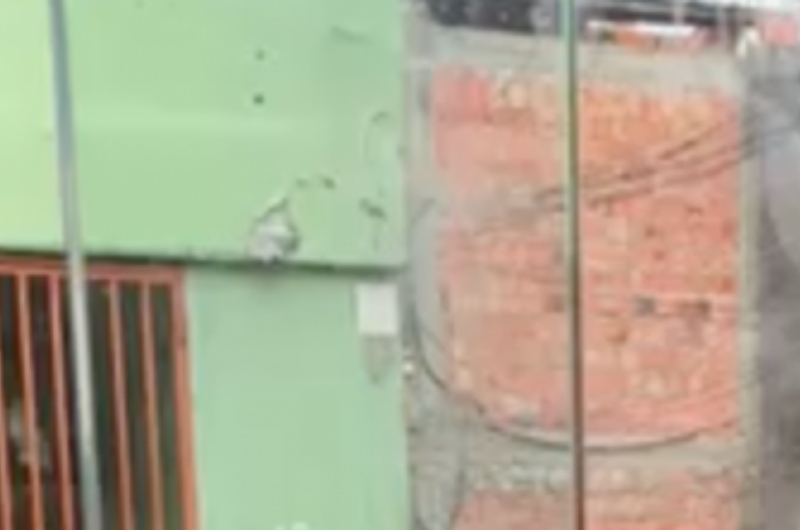 Homem é esfaque4do em rua da Compensa; veja vídeo