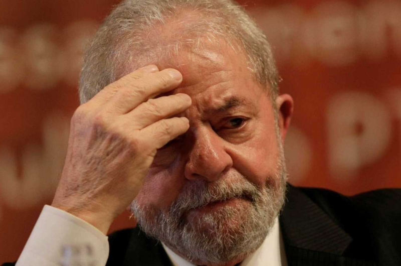 Após insultar policiais, Lula “atrasa” discurso em São Paulo por falta de público; veja vídeo
